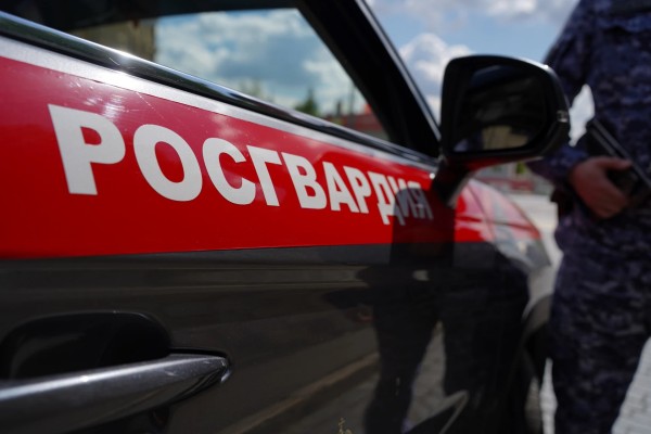 На востоке столицы росгвардейцы задержали дебоширов в хостеле