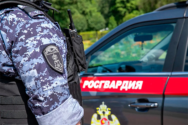 На северо-востоке столицы росгвардейцы задержали мужчину, открывшего стрельбу из травматического пистолета