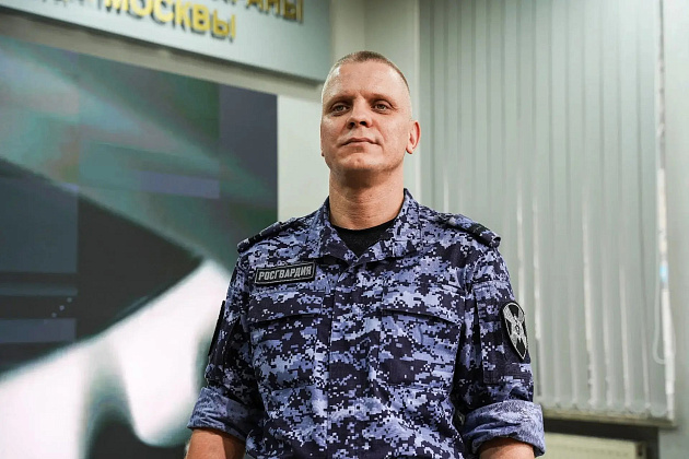 Героем рубрики «Знай наших» в День парашютиста стал сотрудник вневедомственной охраны столичного главка Росгвардии